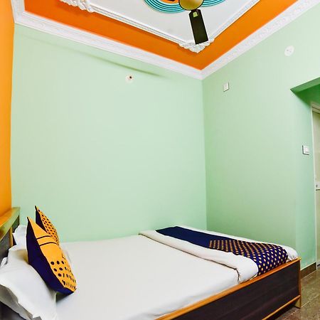 Spot On Devlok Guest House ปัฏนา ภายนอก รูปภาพ