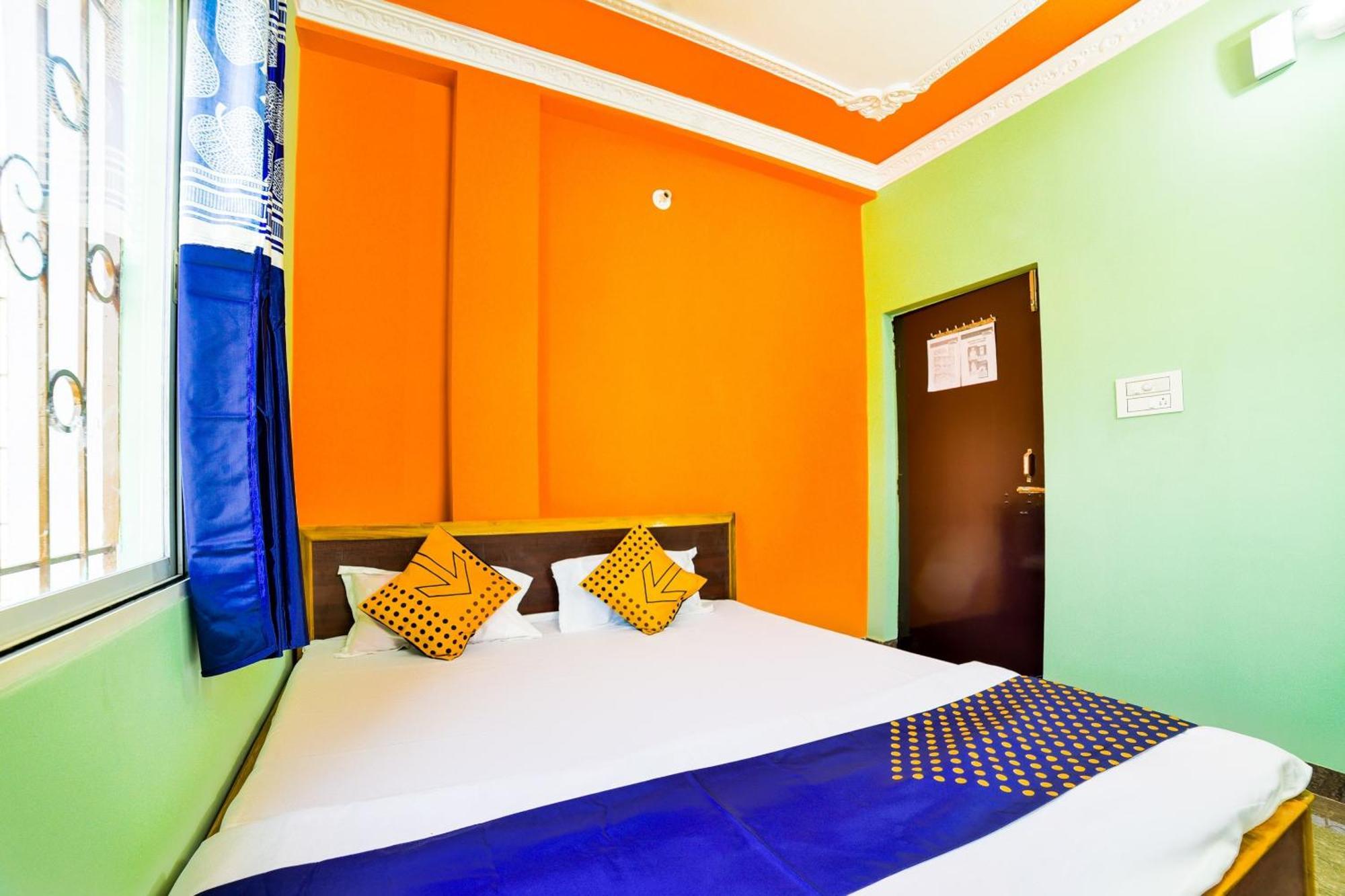 Spot On Devlok Guest House ปัฏนา ภายนอก รูปภาพ