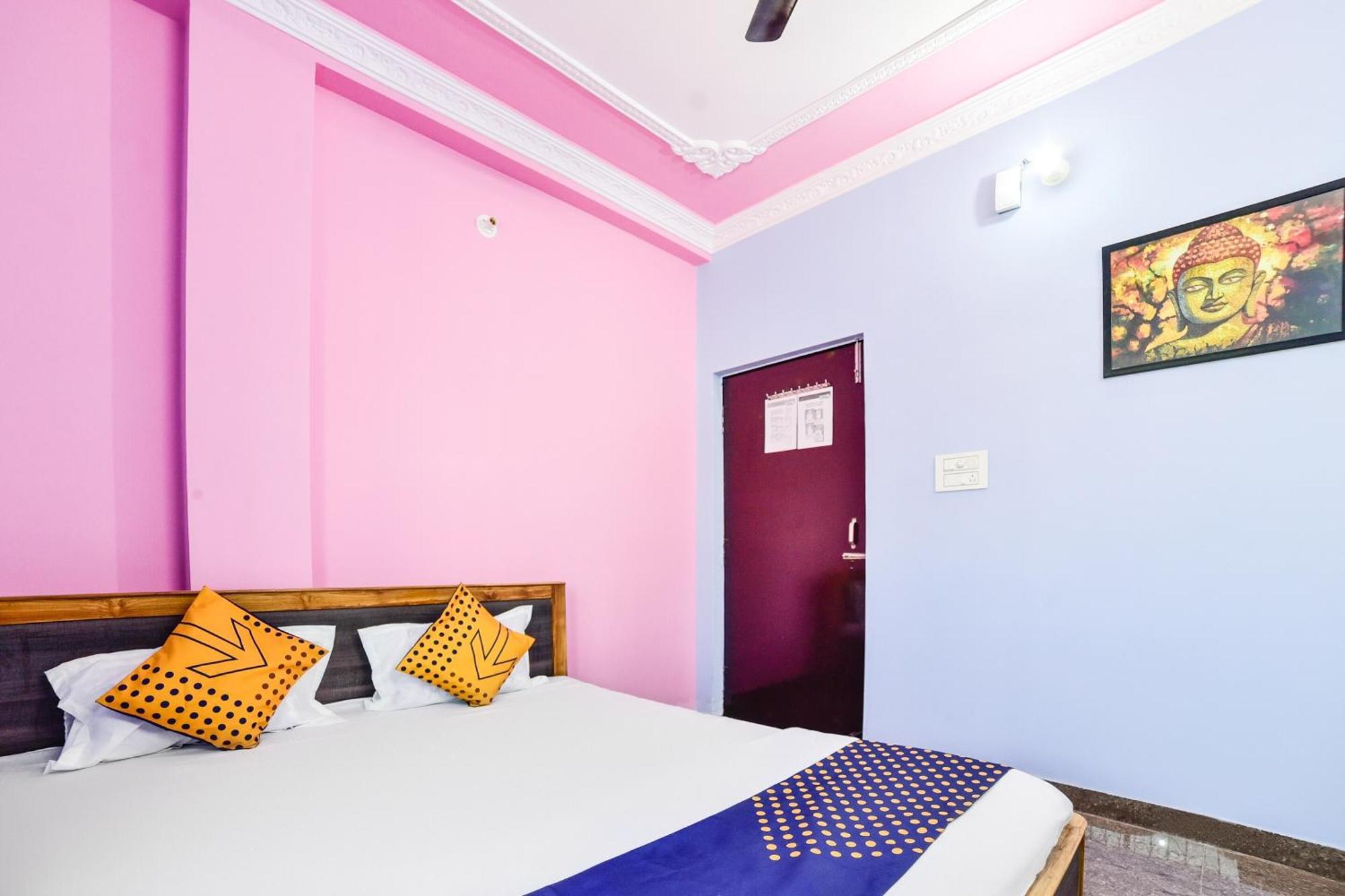 Spot On Devlok Guest House ปัฏนา ภายนอก รูปภาพ