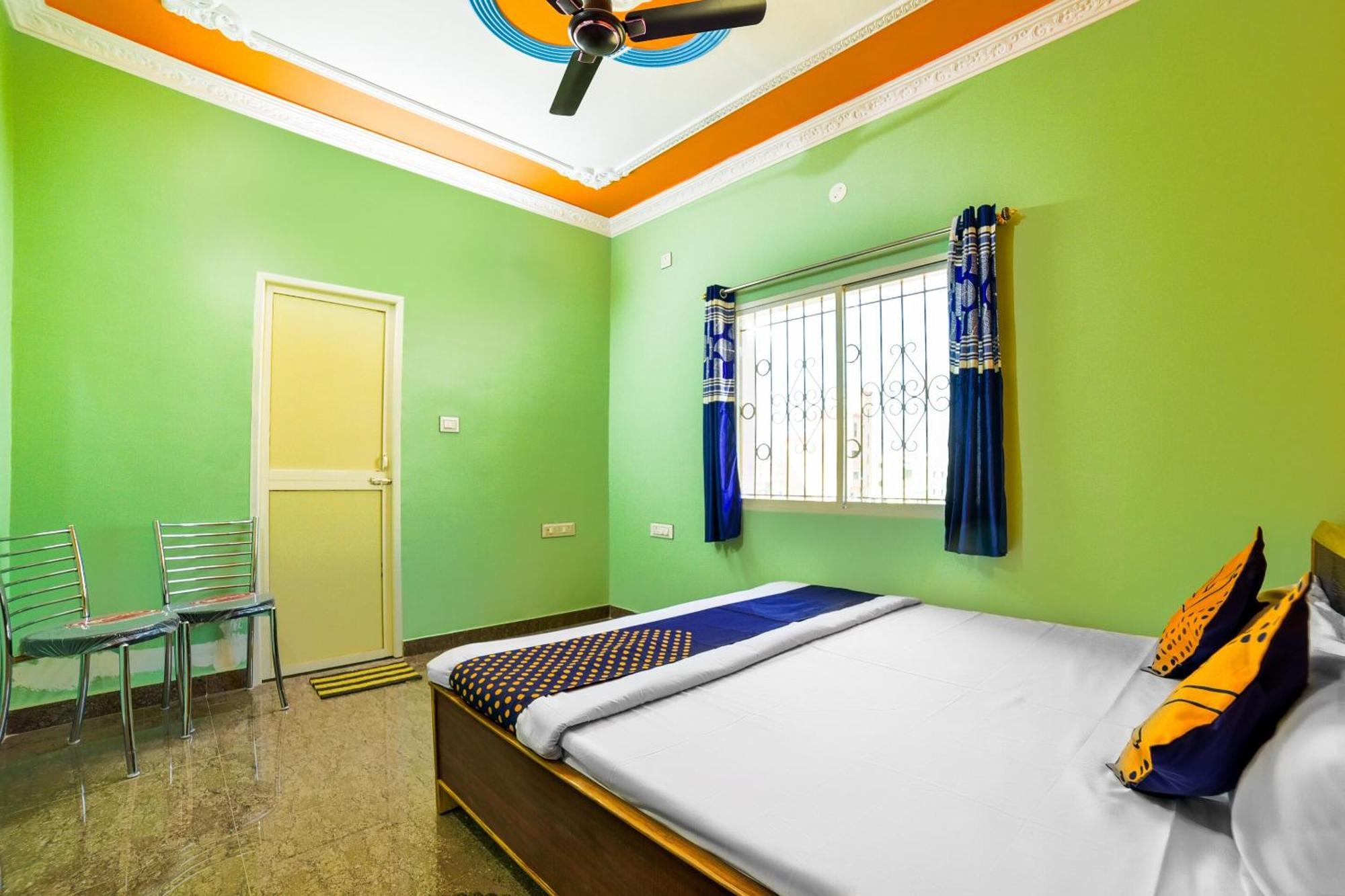 Spot On Devlok Guest House ปัฏนา ภายนอก รูปภาพ