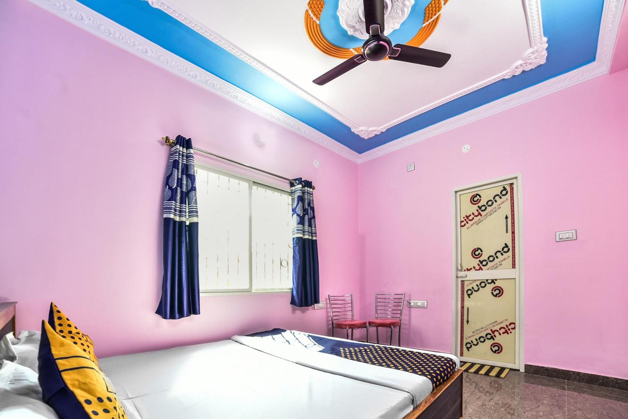 Spot On Devlok Guest House ปัฏนา ภายนอก รูปภาพ