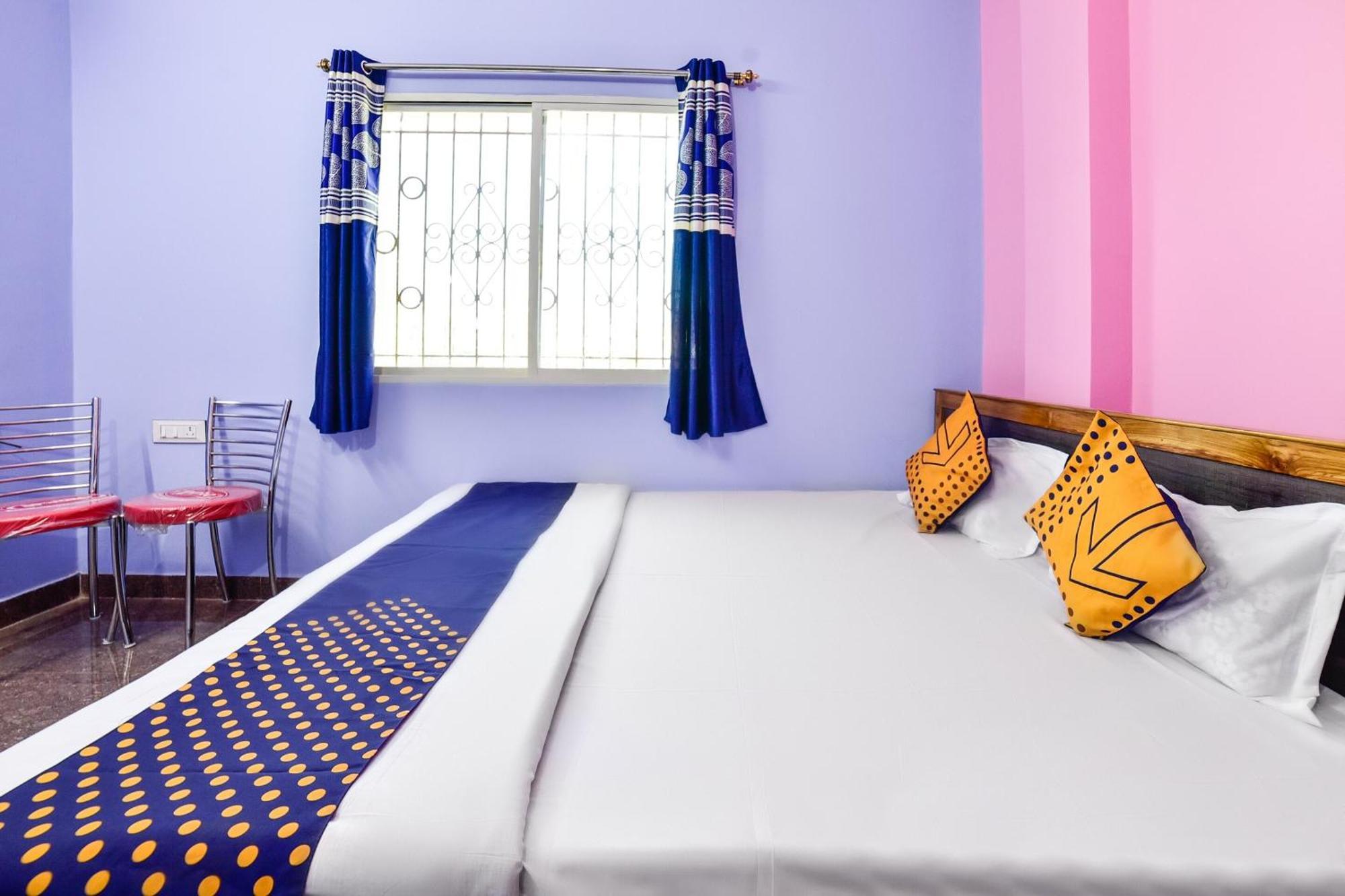 Spot On Devlok Guest House ปัฏนา ภายนอก รูปภาพ