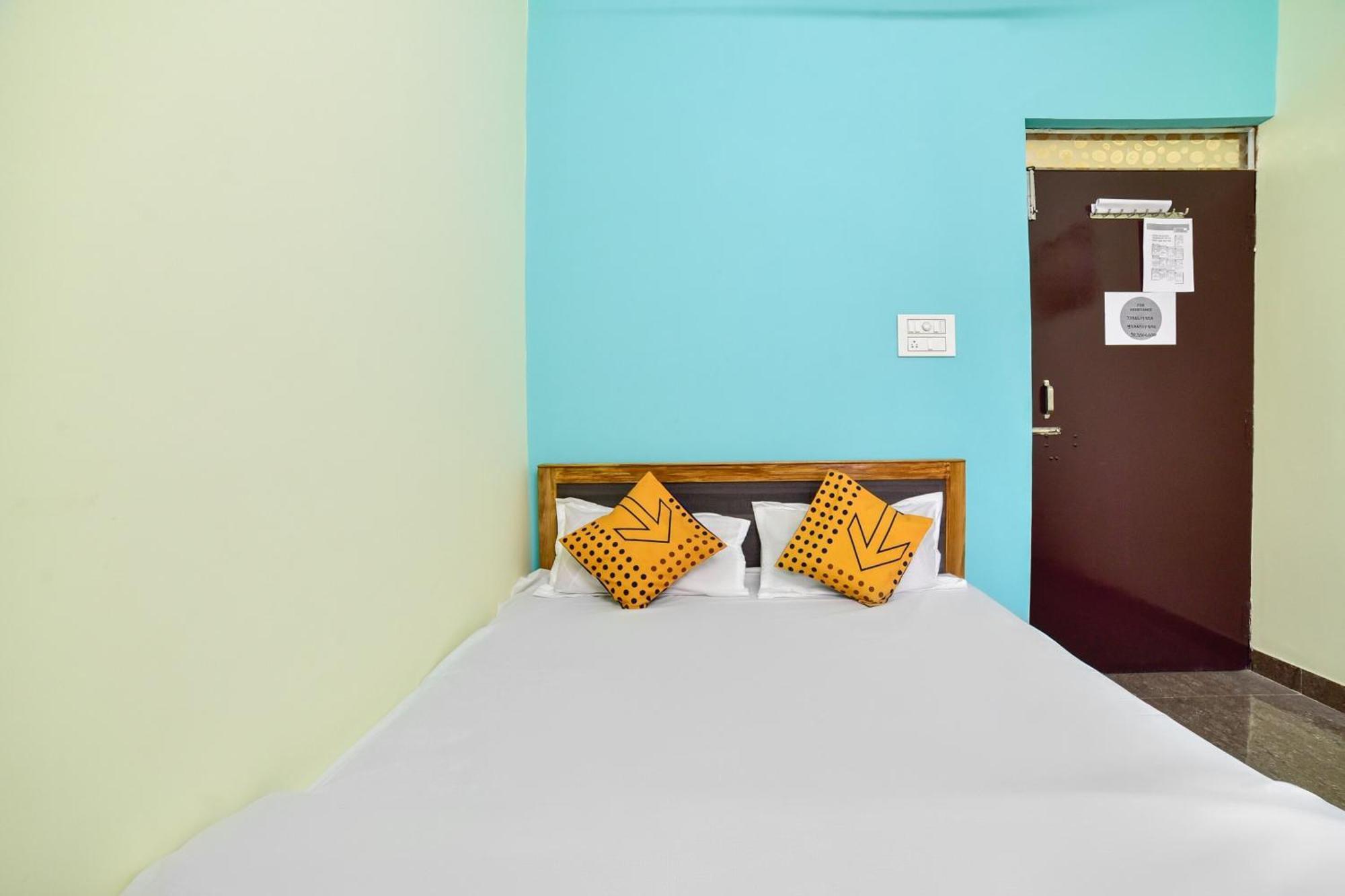 Spot On Devlok Guest House ปัฏนา ภายนอก รูปภาพ